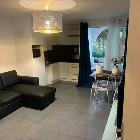 Cosy Cote Avec Balcon La Grande Motte